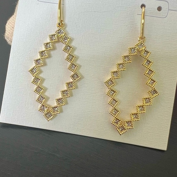 Kendra Scott Kinsley Open Drop Earrings, Gold NWT - Picture 5 of 5